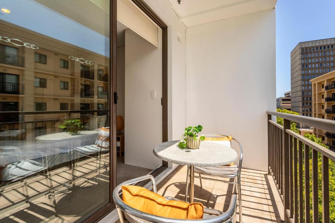 Apartment 404 Big Beautiful One Bed & Balcony